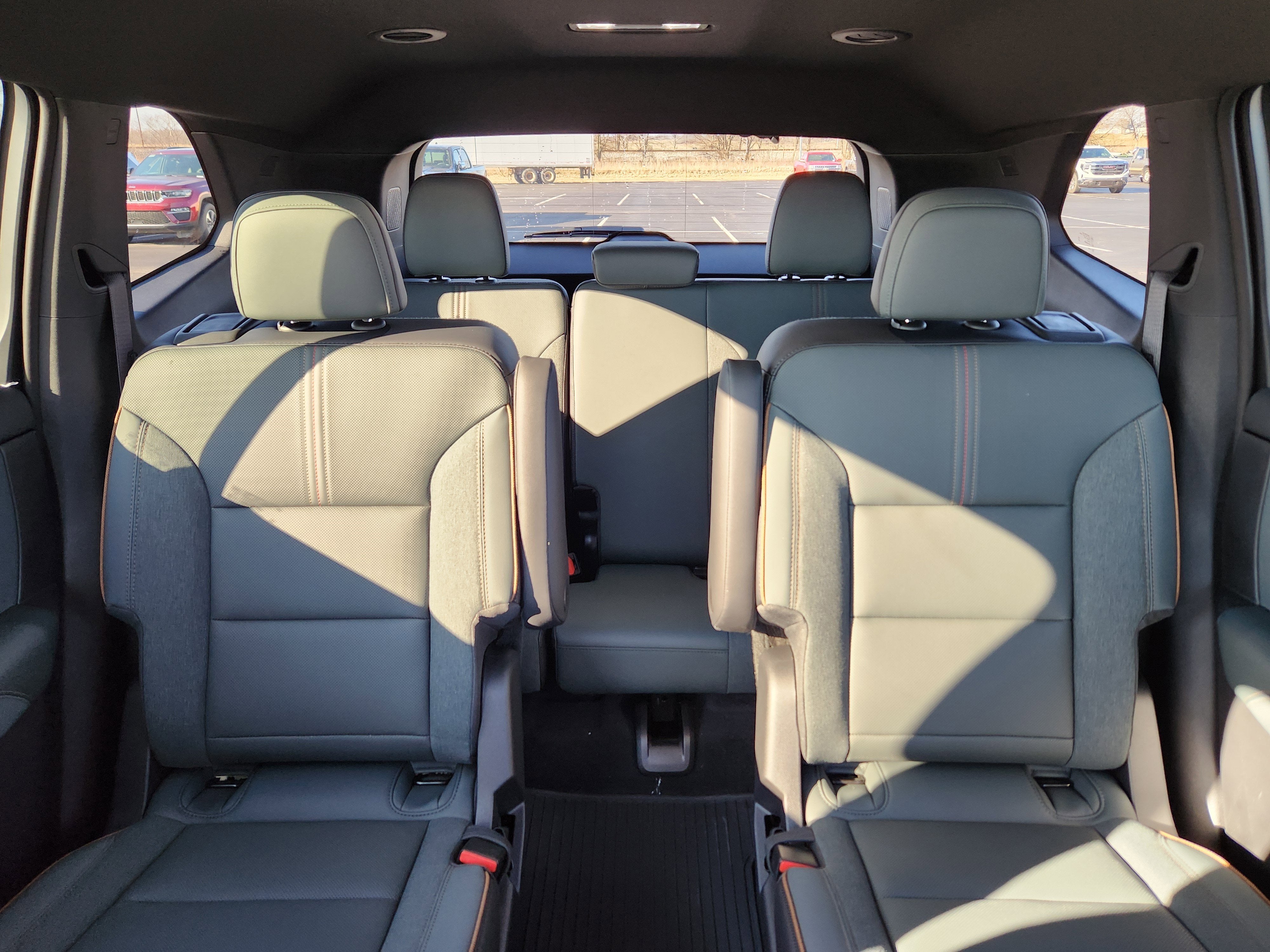 2026 GMC Acadia AWD AT4