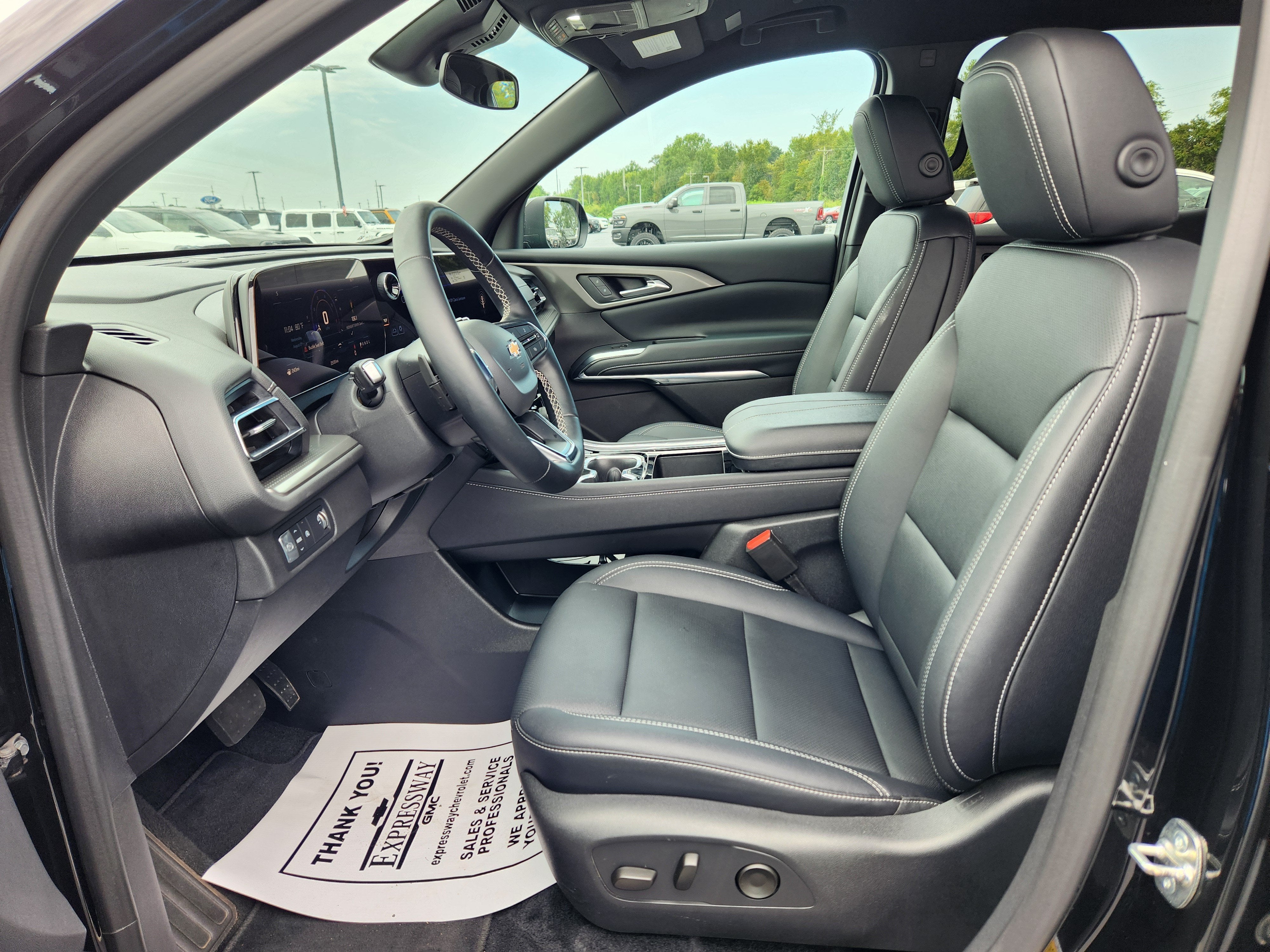 2026 Chevrolet Traverse FWD LT