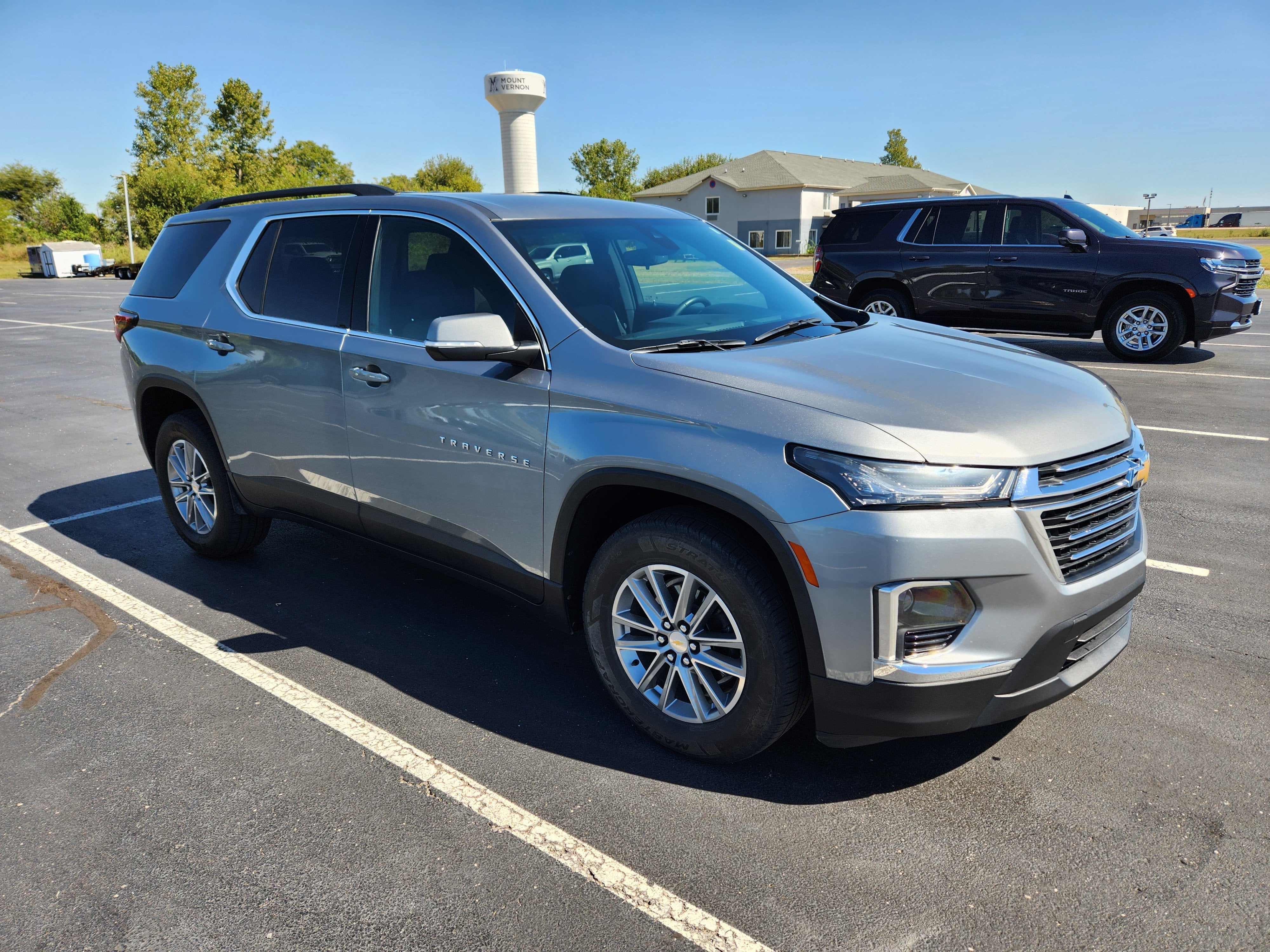 2023 Chevrolet Traverse LT Cloth