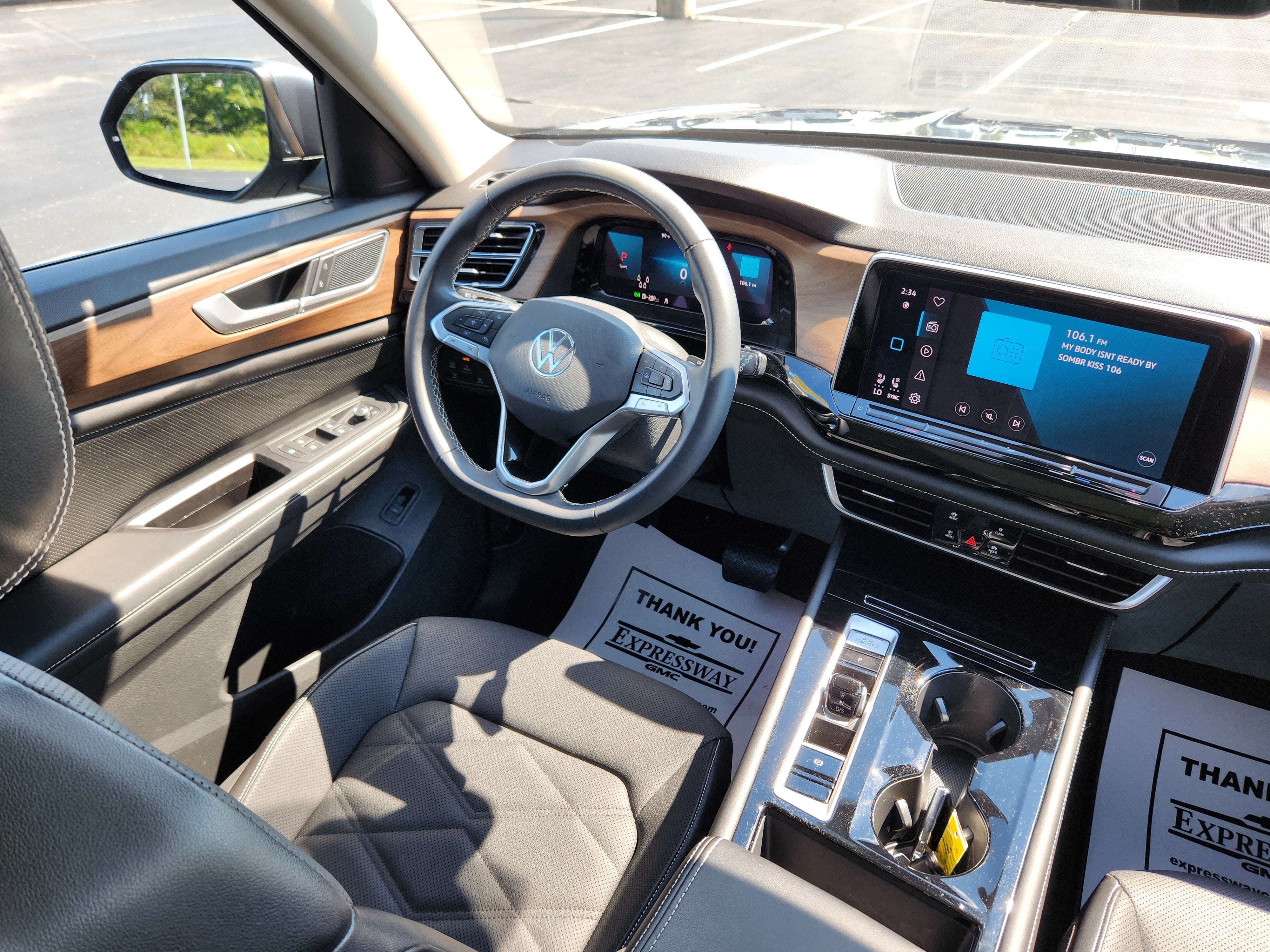 2024 Volkswagen Atlas 2.0T SE w/Technology