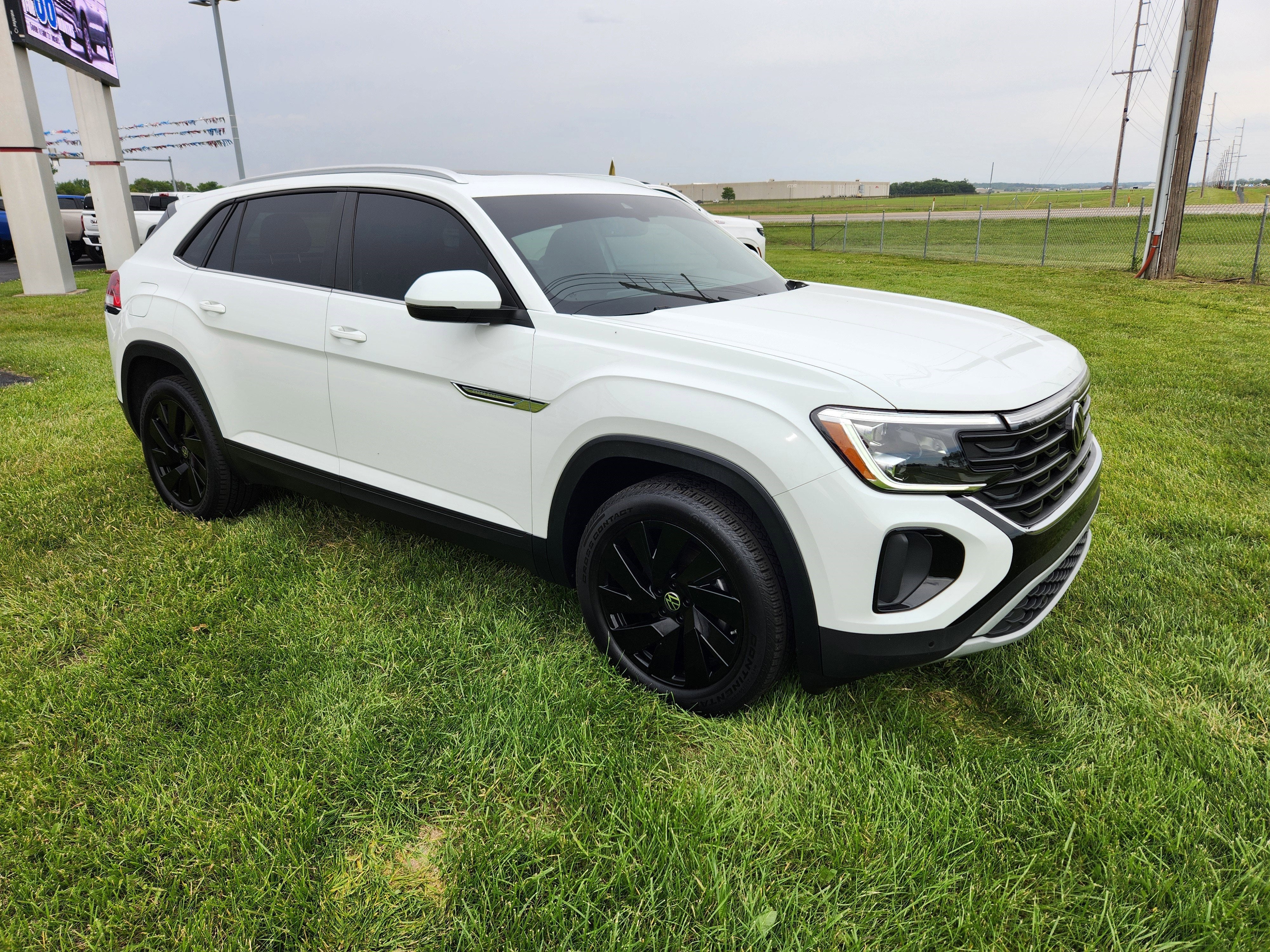 2024 Volkswagen Atlas Cross Sport 2.0T SE w/Technology