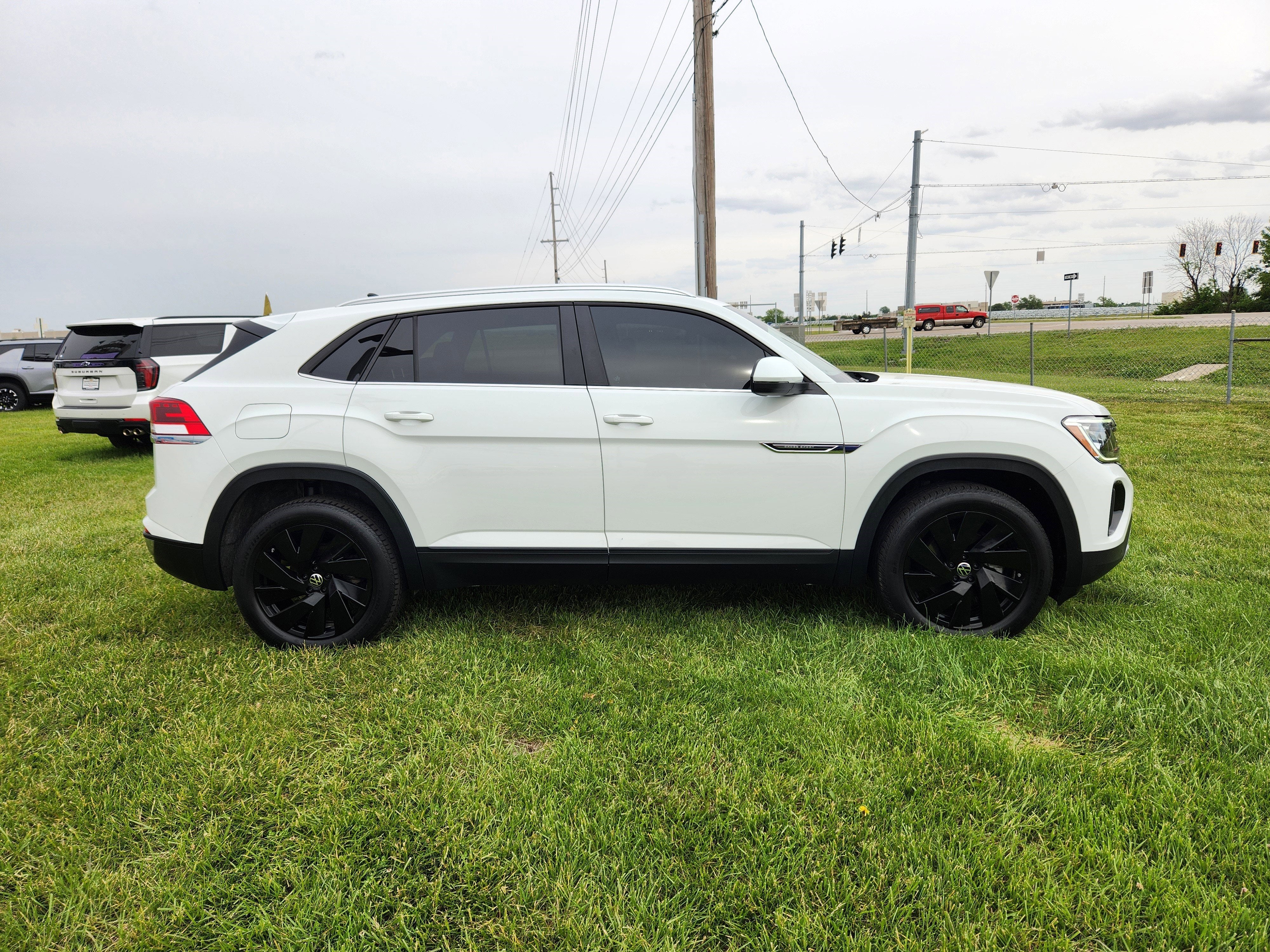 2024 Volkswagen Atlas Cross Sport 2.0T SE w/Technology