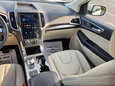 2024 Ford Edge Titanium