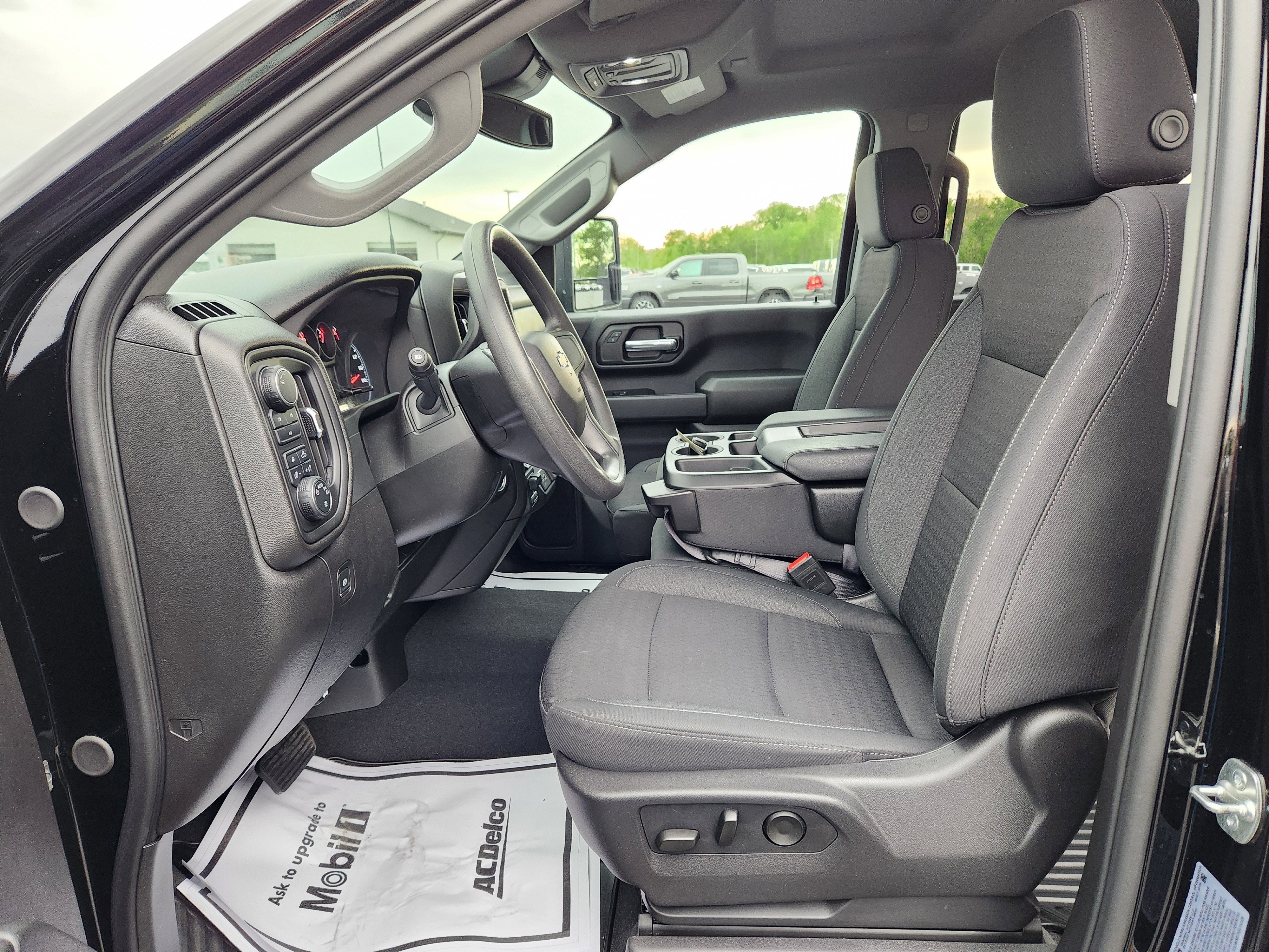 2025 Chevrolet Silverado 2500HD Custom