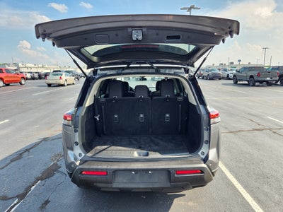 2024 Nissan Pathfinder SV