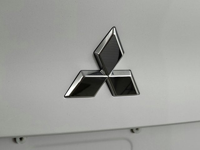 2022 Mitsubishi Outlander Base