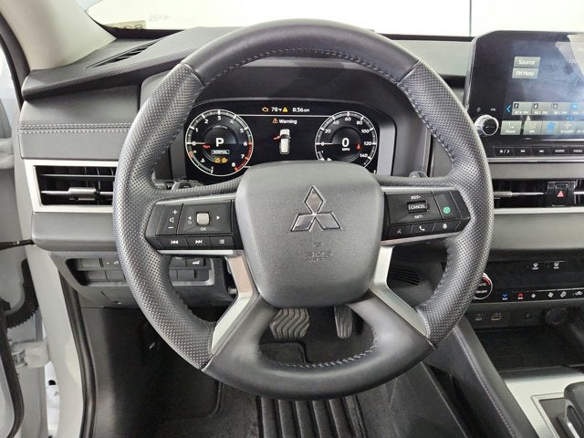2022 Mitsubishi Outlander Base