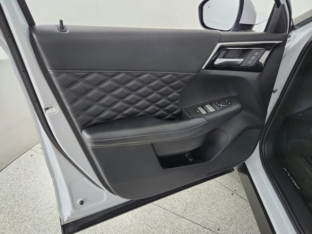 2022 Mitsubishi Outlander Base