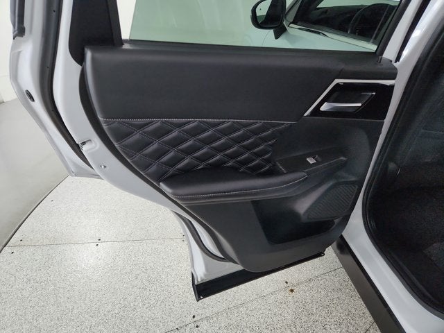 2022 Mitsubishi Outlander Base