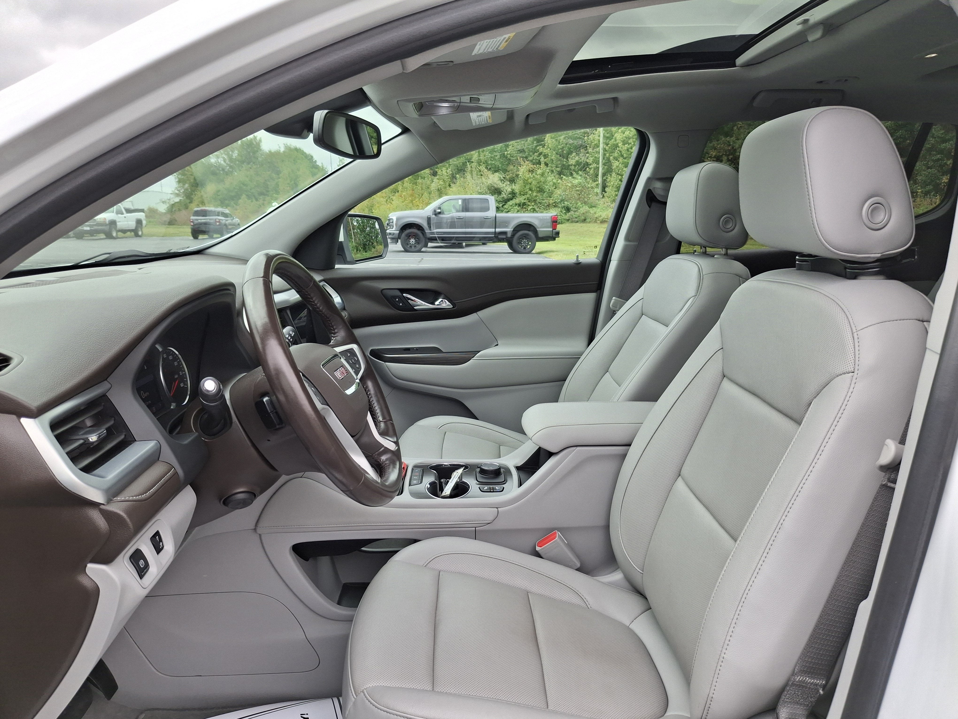 2020 GMC Acadia SLT