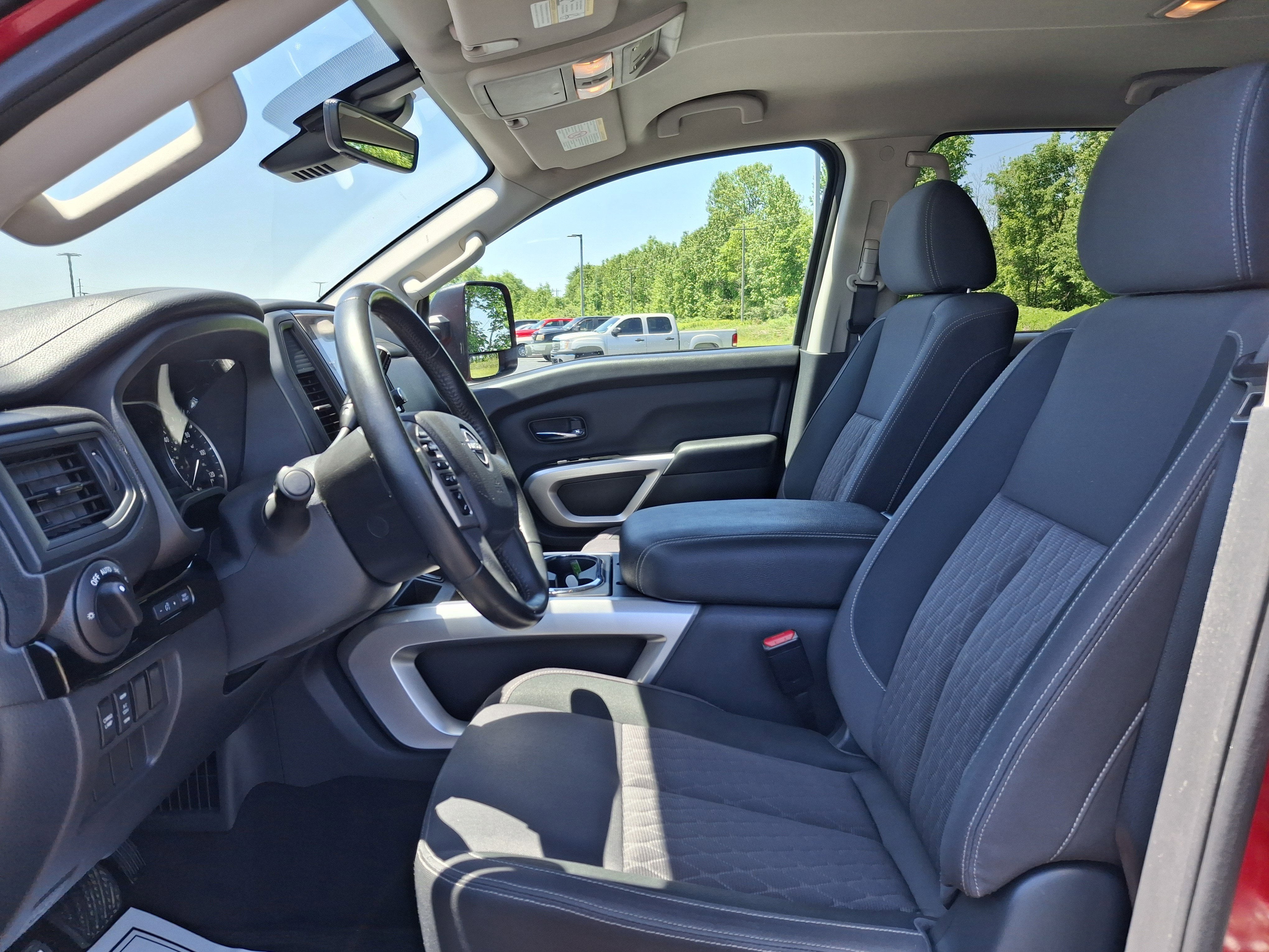 2023 Nissan Titan XD SV