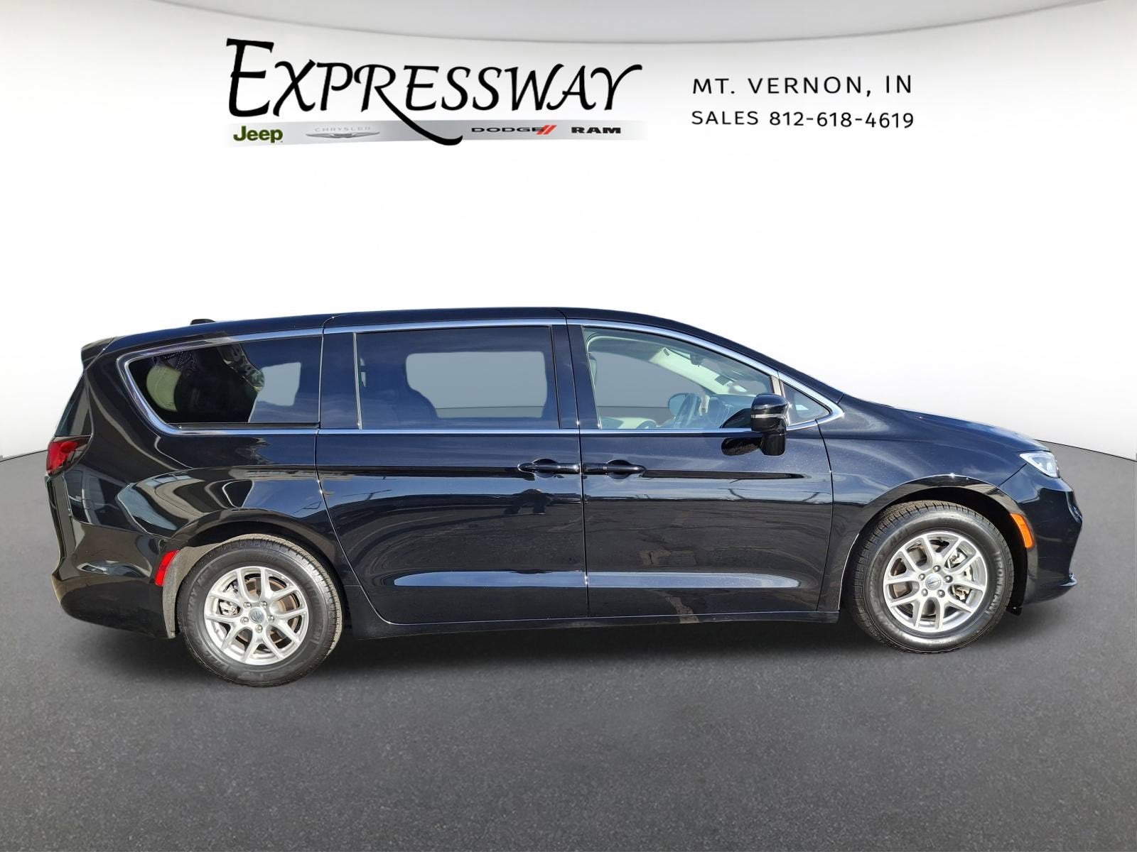 2024 Chrysler Pacifica Touring L
