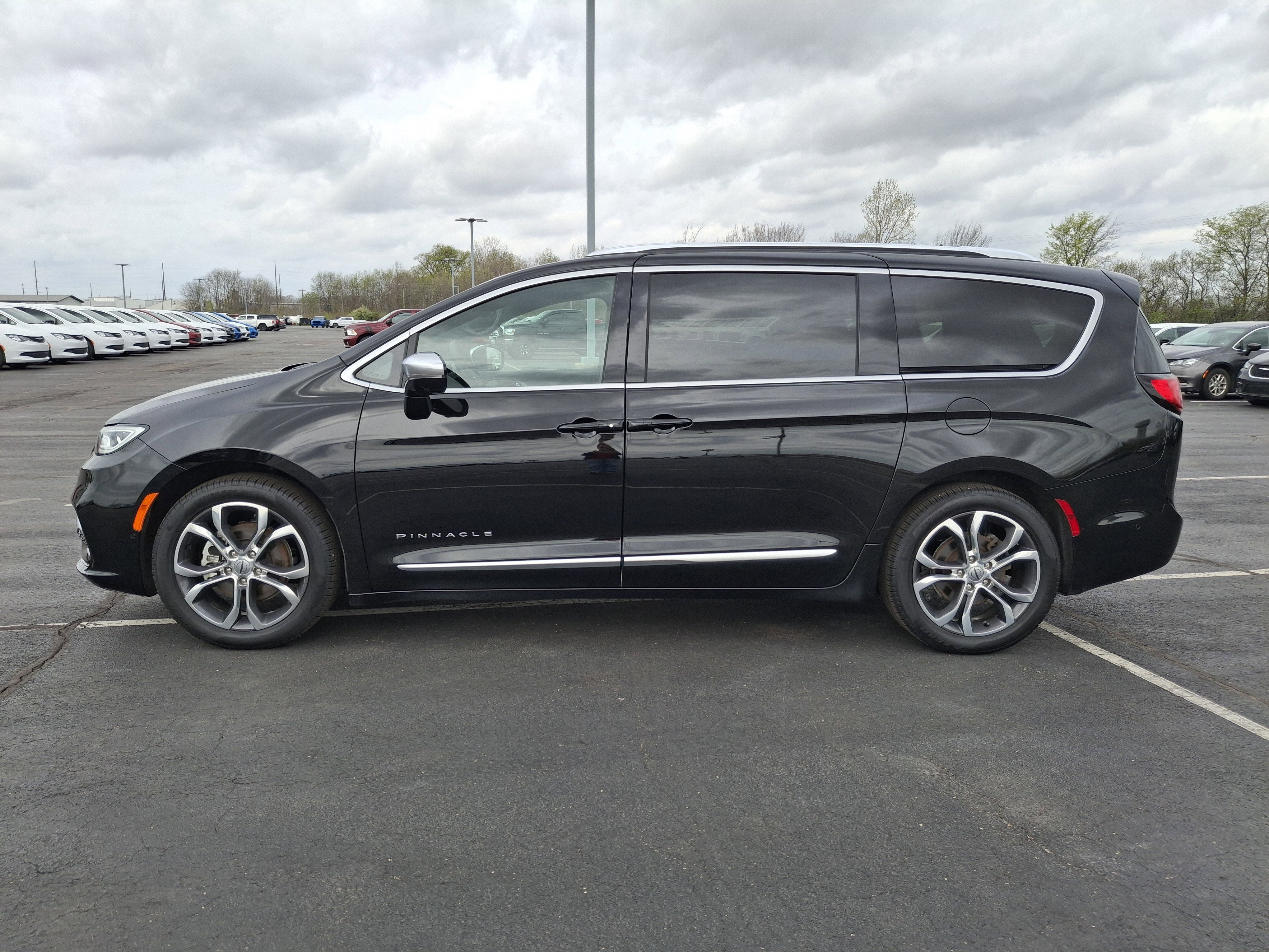 2025 Chrysler Pacifica Pinnacle