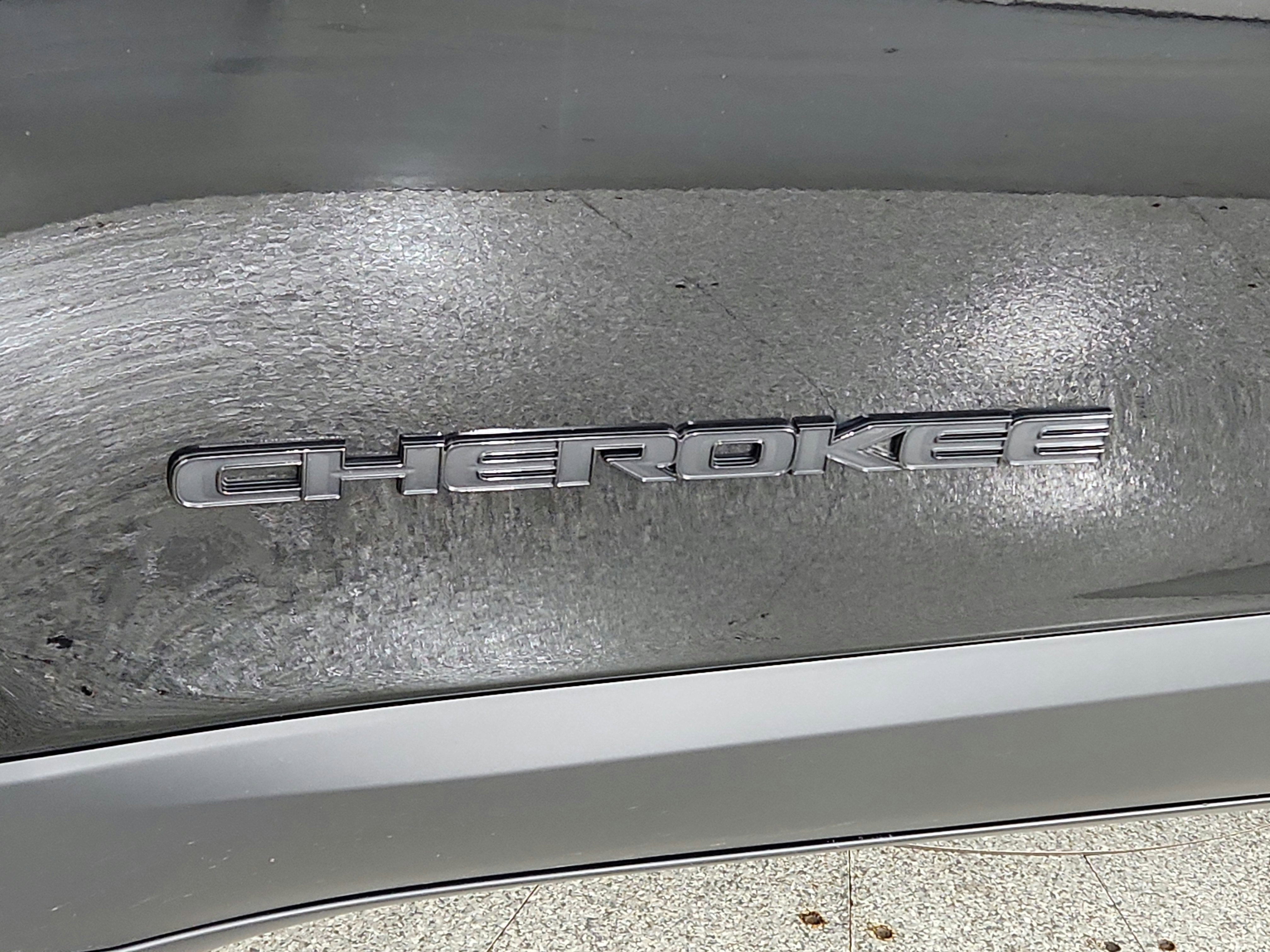 2023 Jeep Cherokee Altitude Lux