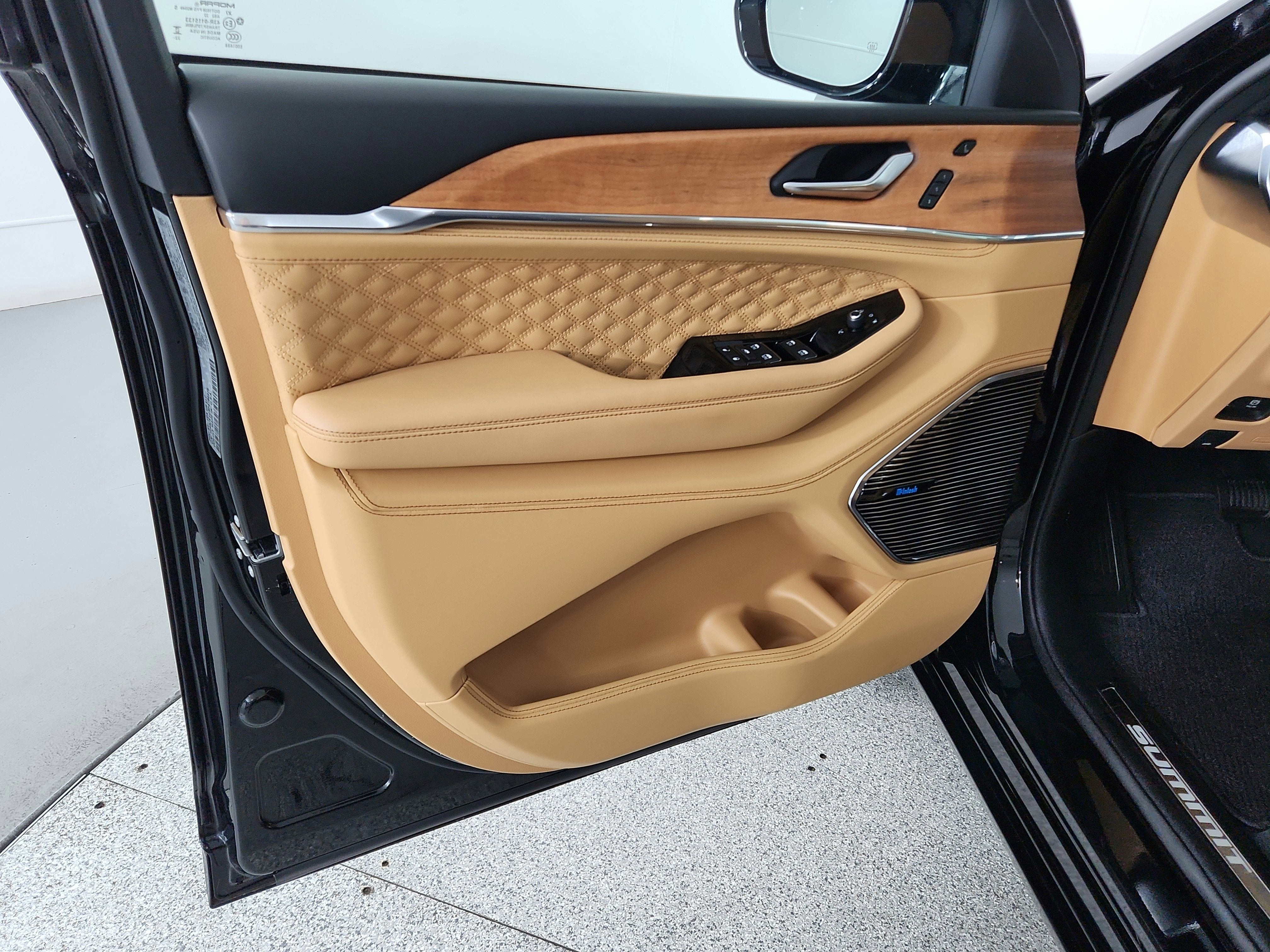 2023 Jeep Grand Cherokee L Summit Reserve