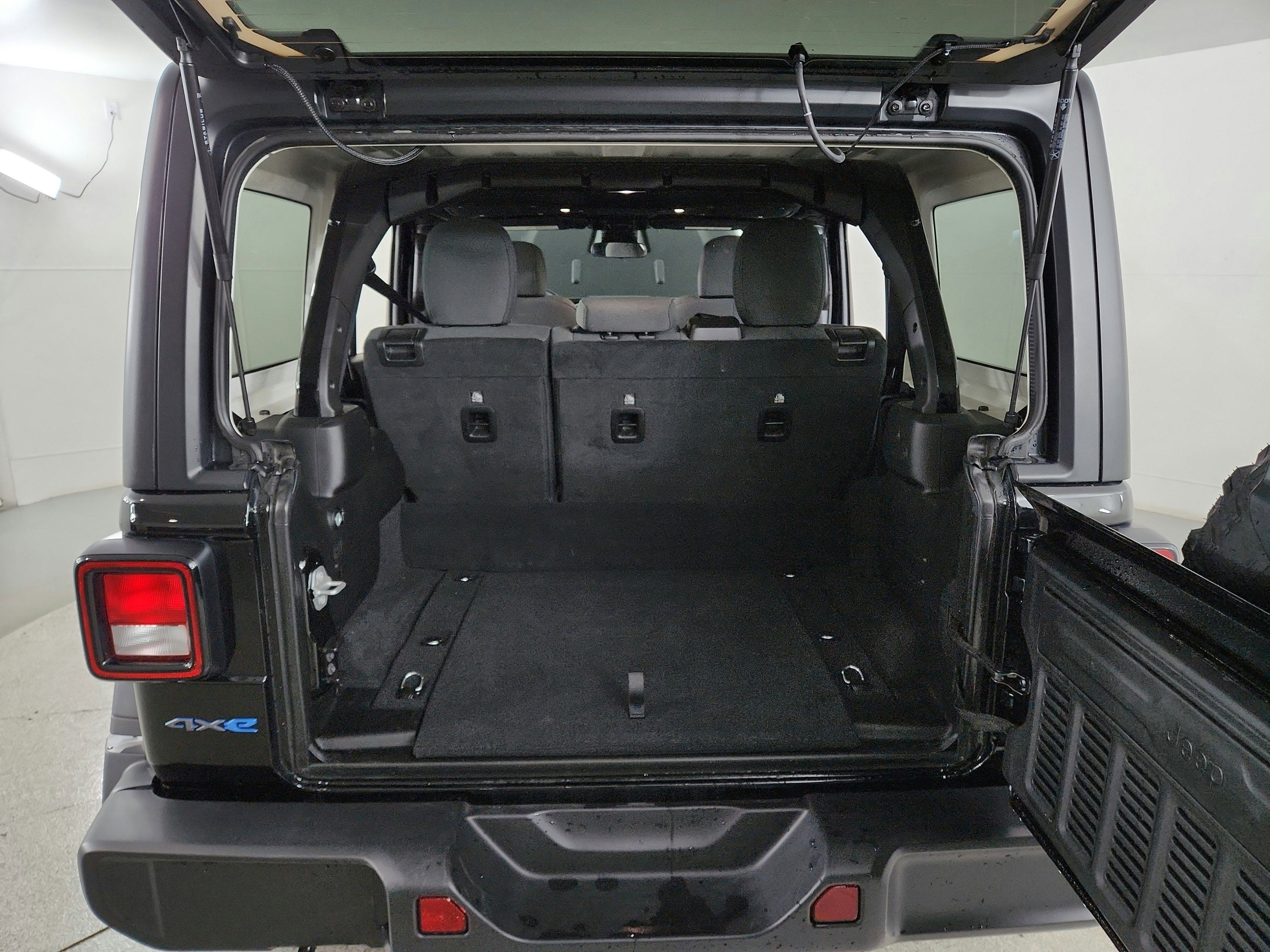 2025 Jeep Wrangler 4xe Willys