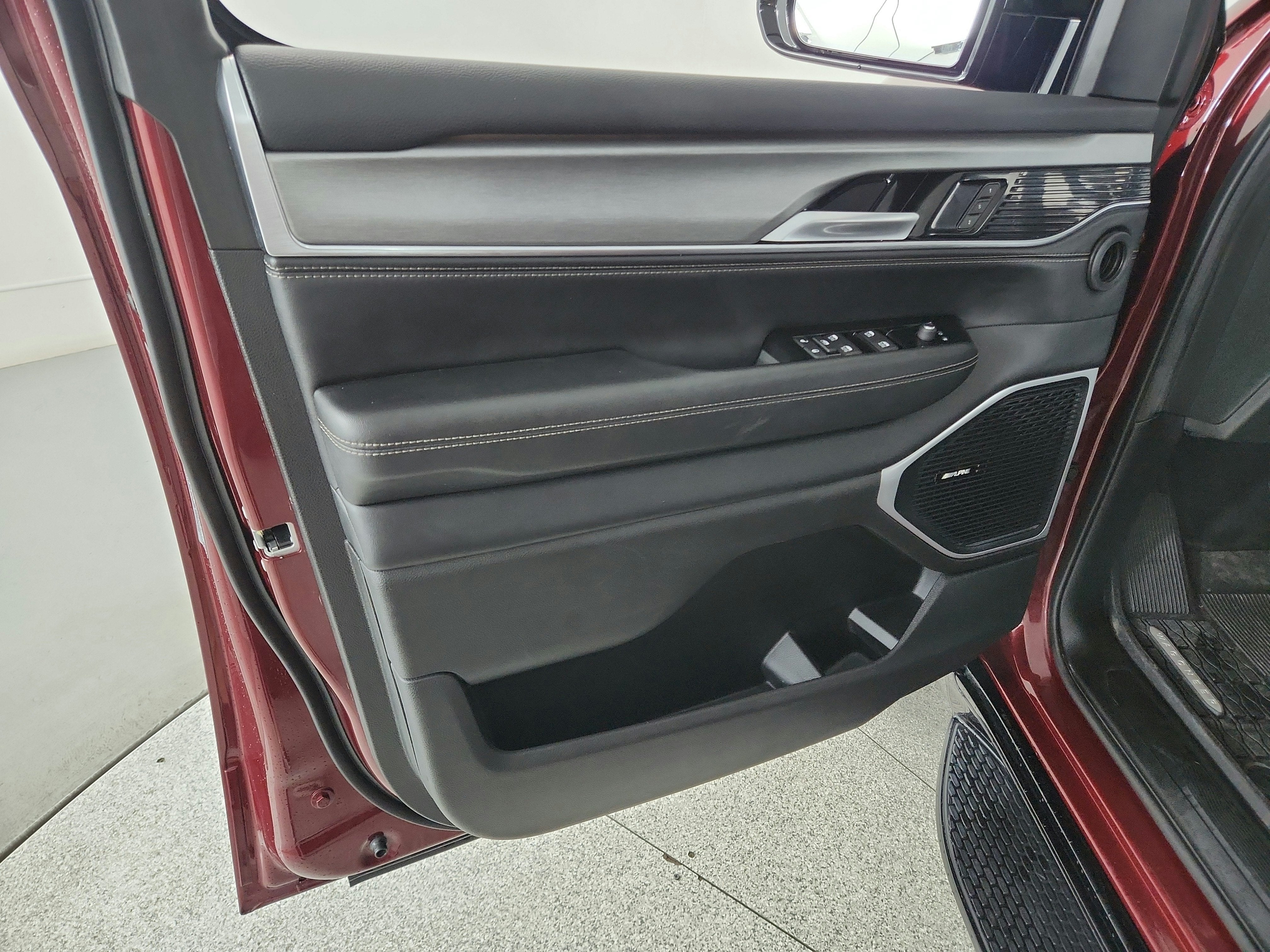 2024 Jeep Wagoneer Series II Carbide