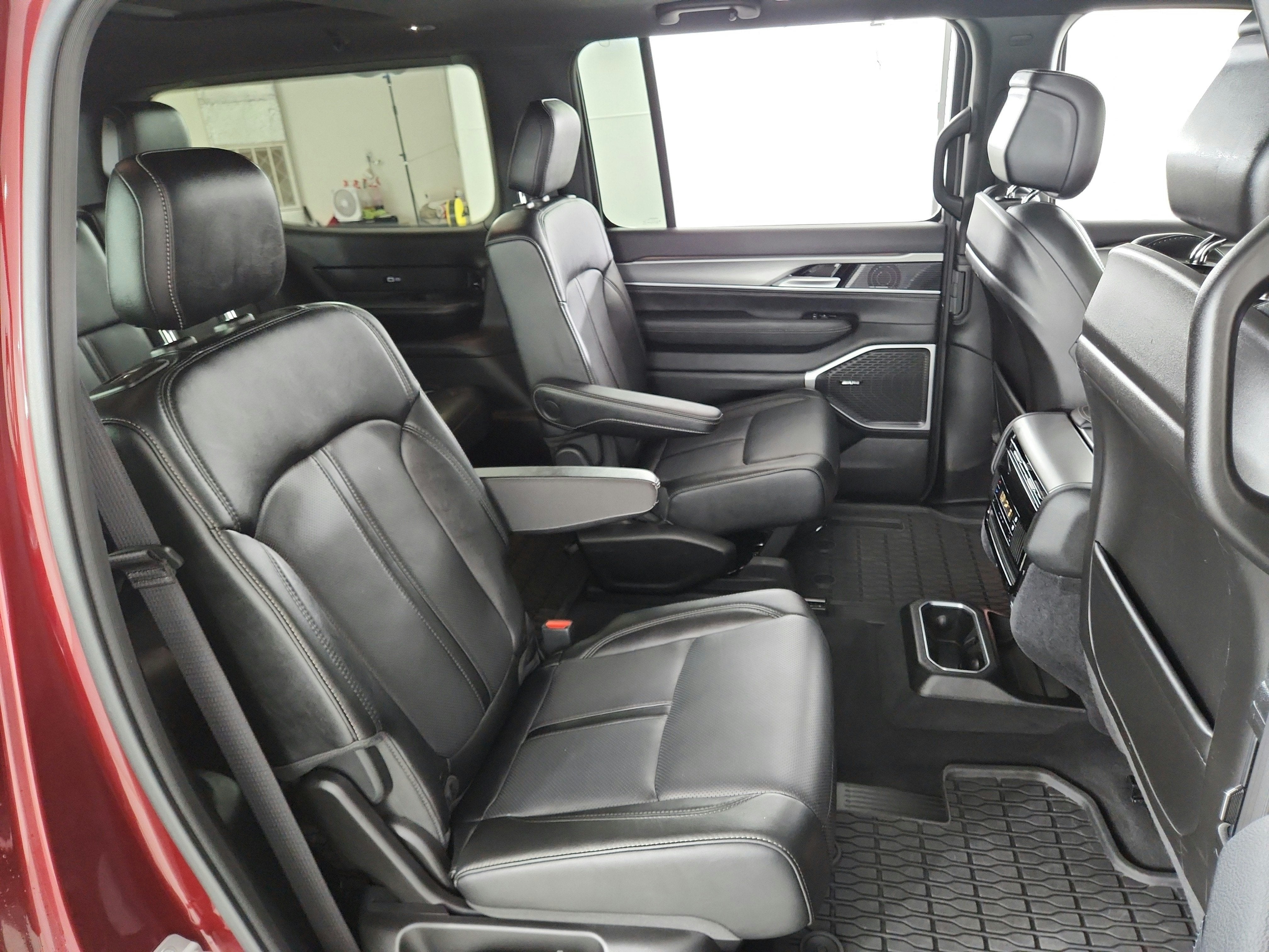 2024 Jeep Wagoneer Series II Carbide