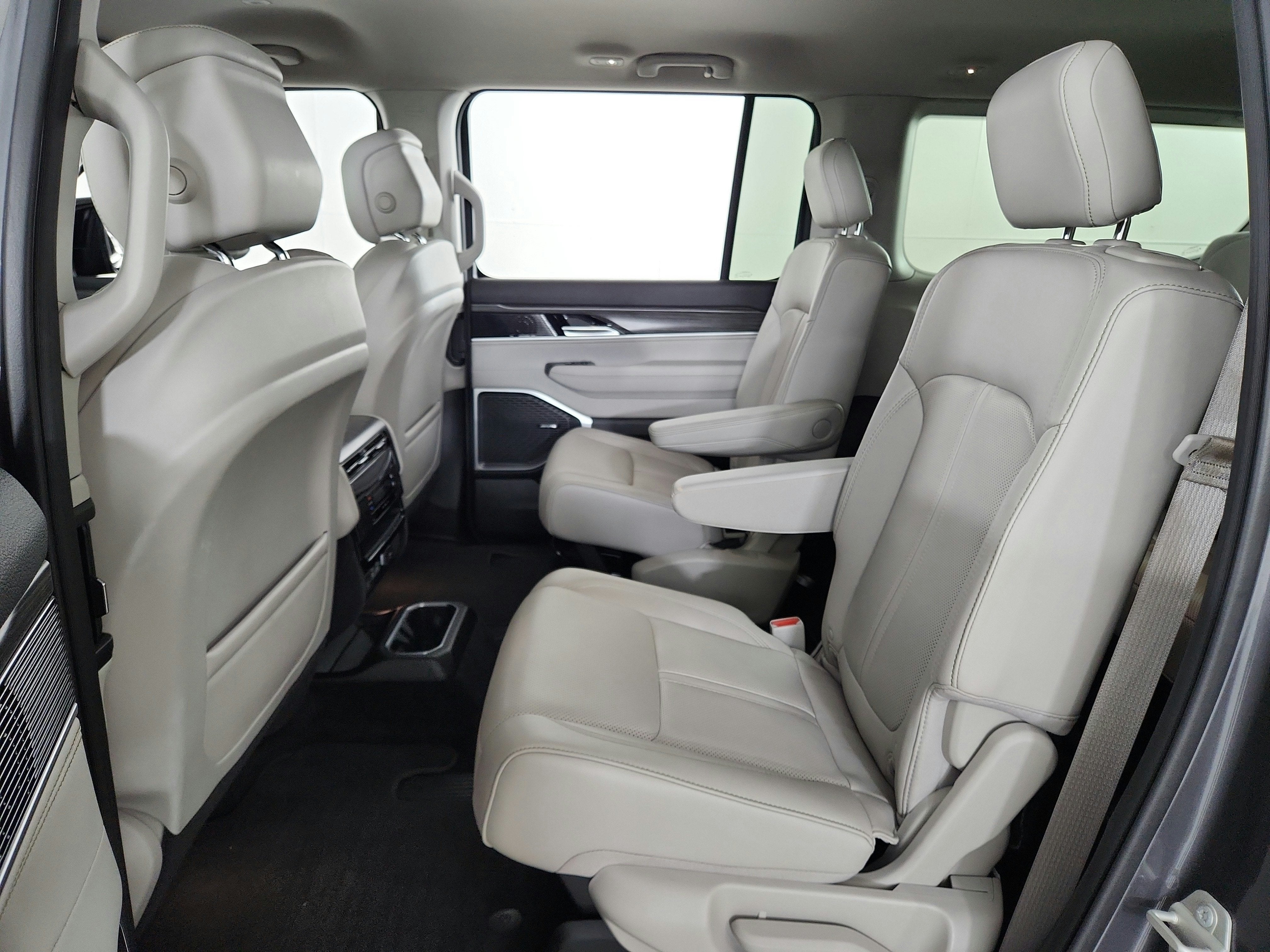 2023 Jeep Wagoneer Series III