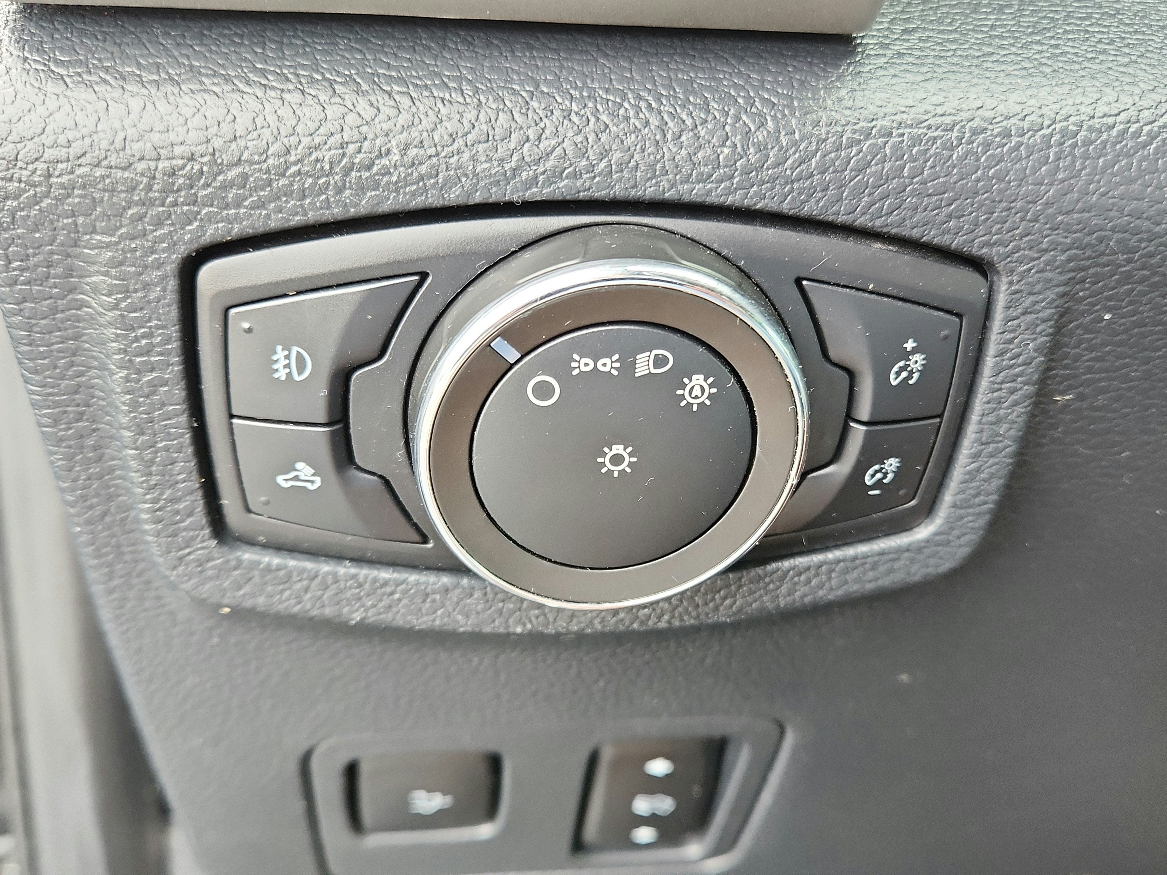 2022 Ford F-350 LARIAT 4WD Crew Cab 6.75' Box