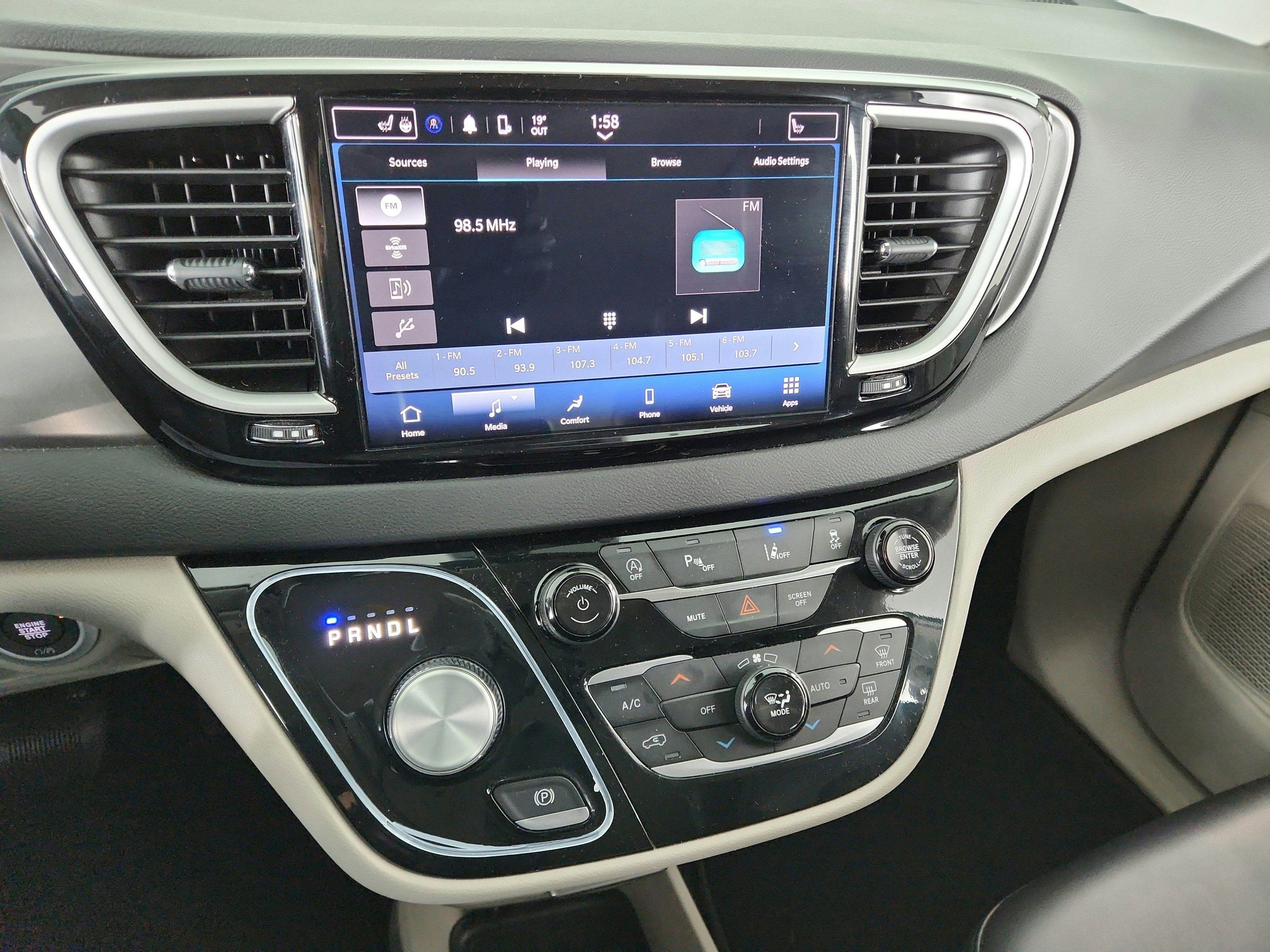 2024 Chrysler Pacifica Touring L