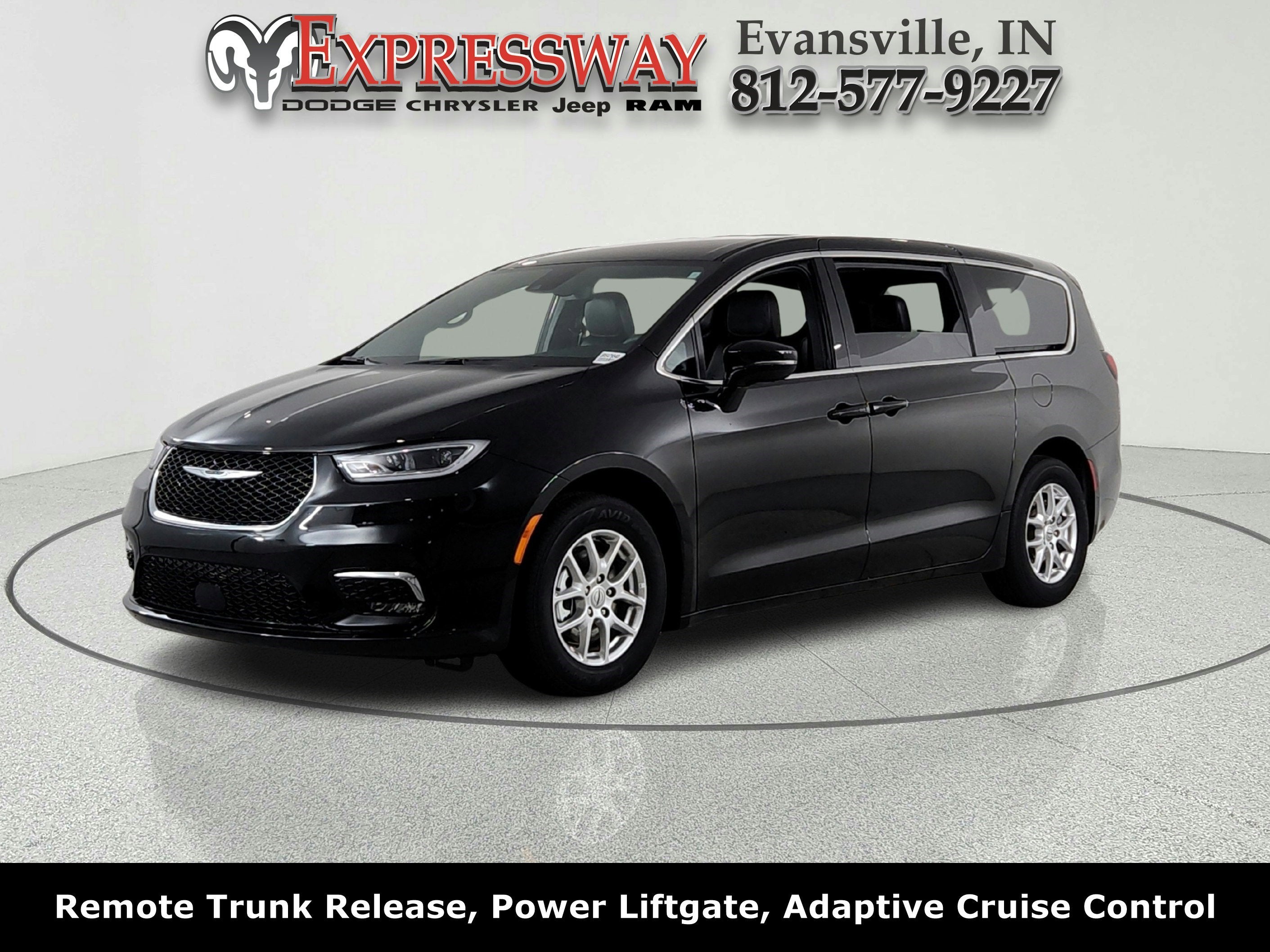 2025 Chrysler Pacifica Select