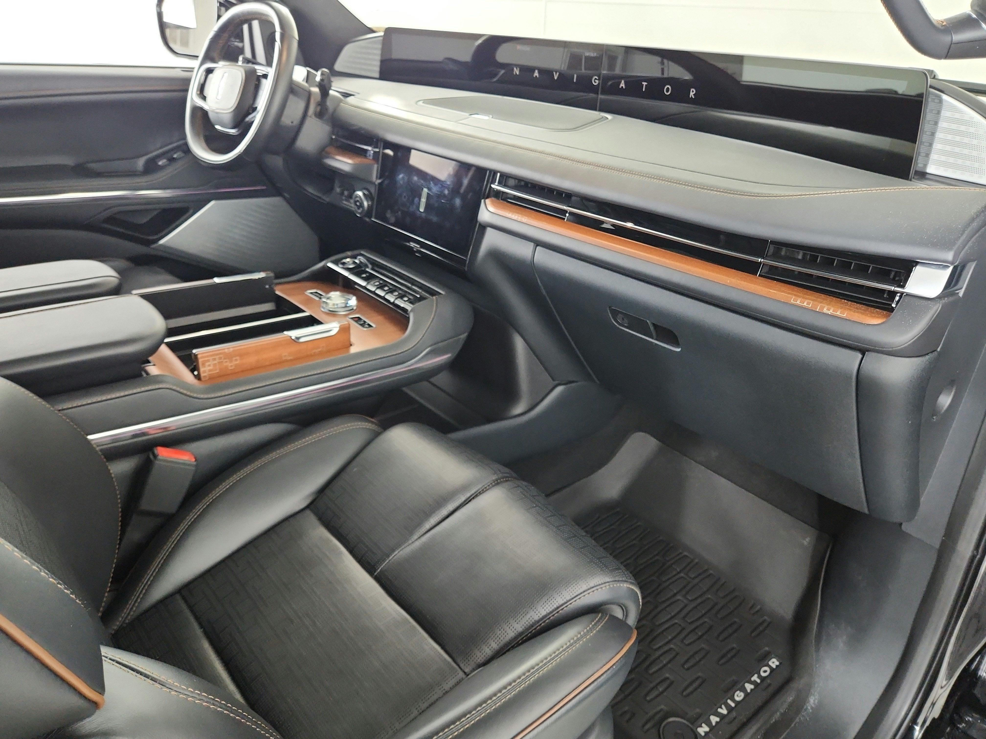 2025 Lincoln Navigator Black Label