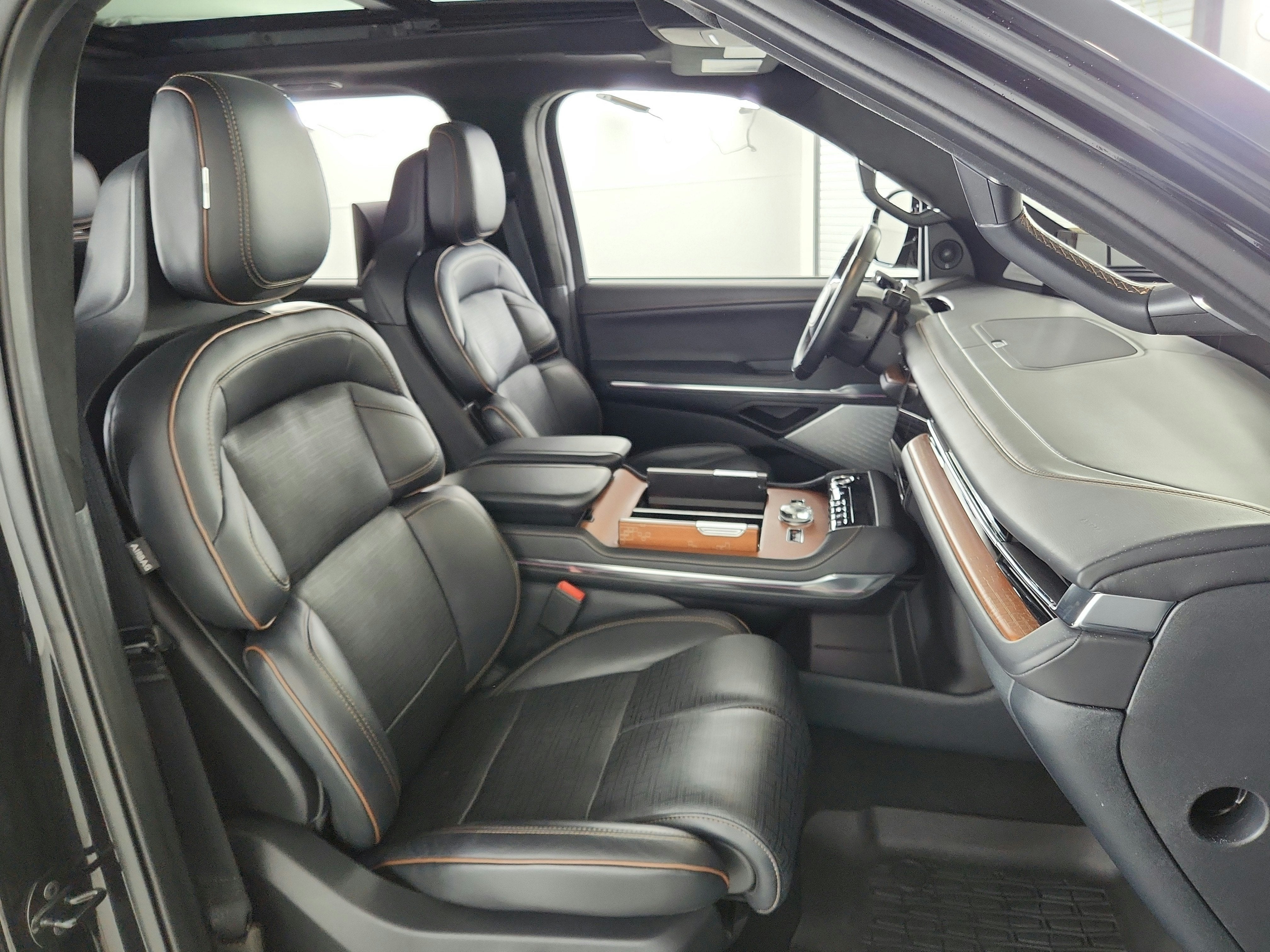 2025 Lincoln Navigator Black Label