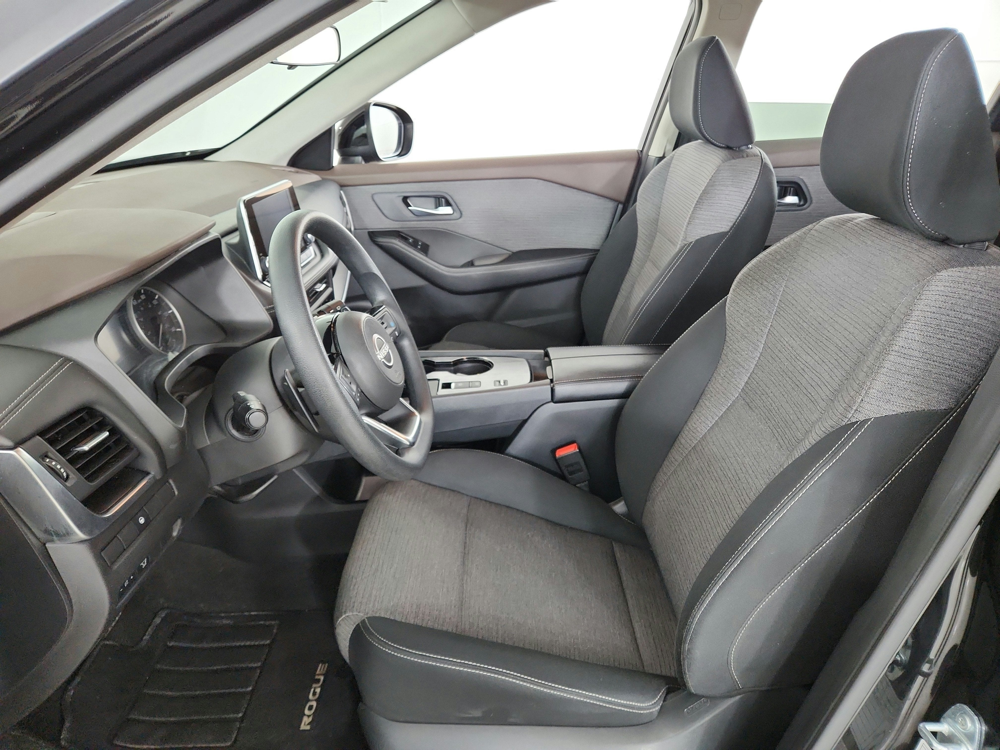 2023 Nissan Rogue FWD SV