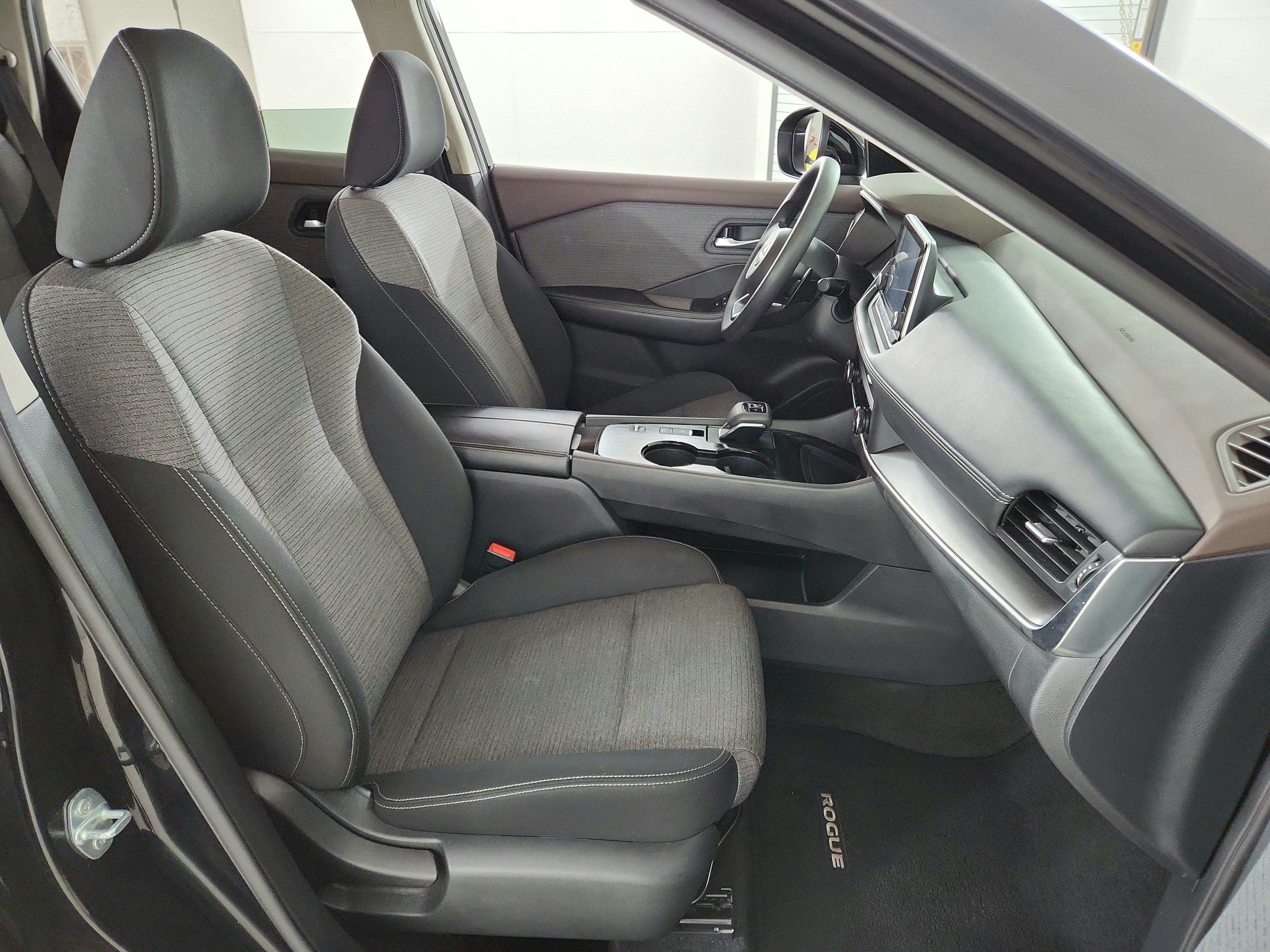 2023 Nissan Rogue FWD SV