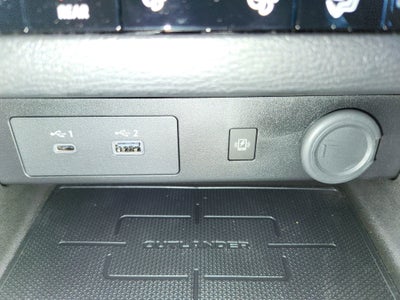 2025 Mitsubishi Outlander PHEV Base