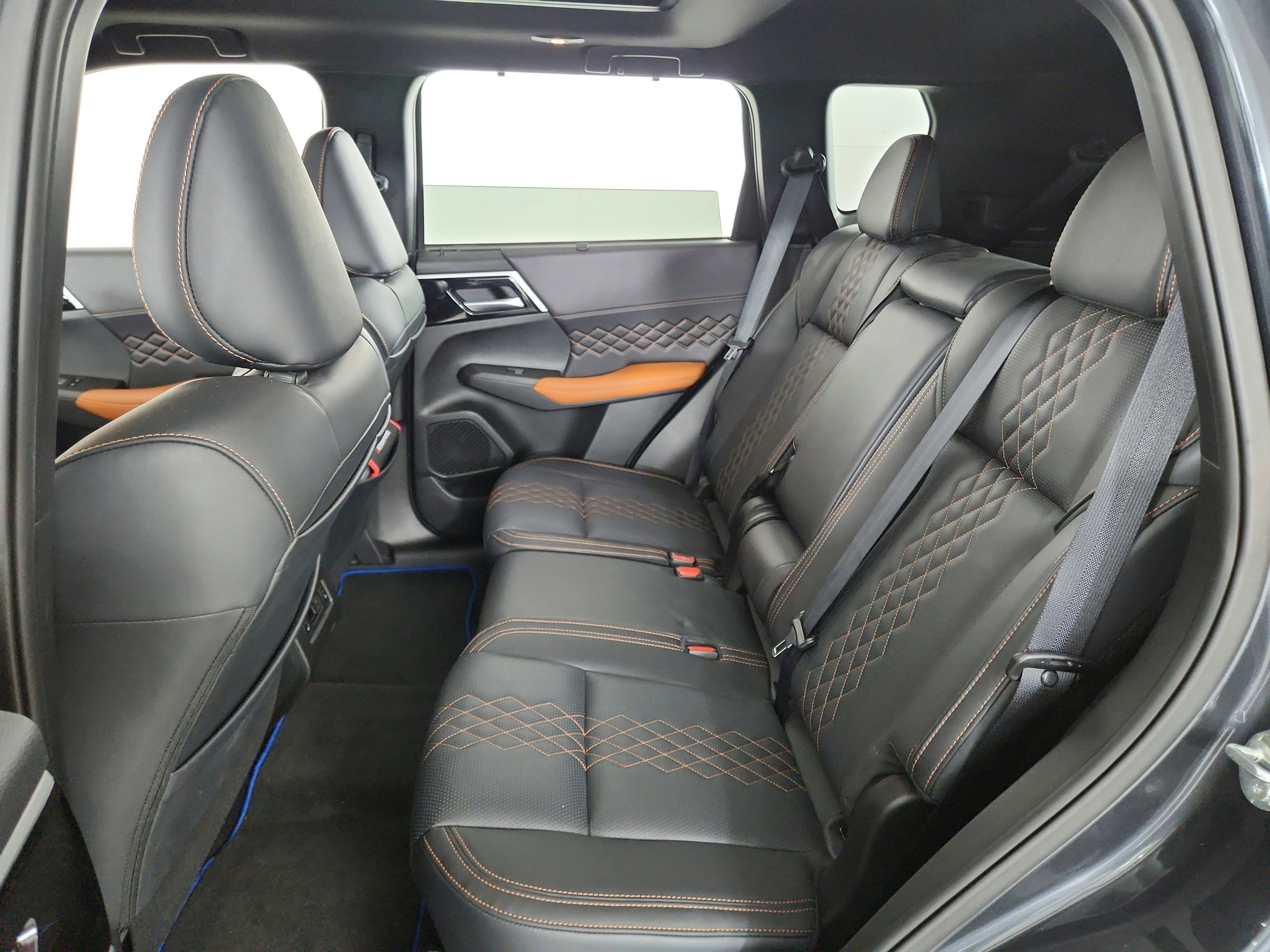 2025 Mitsubishi Outlander PHEV SEL