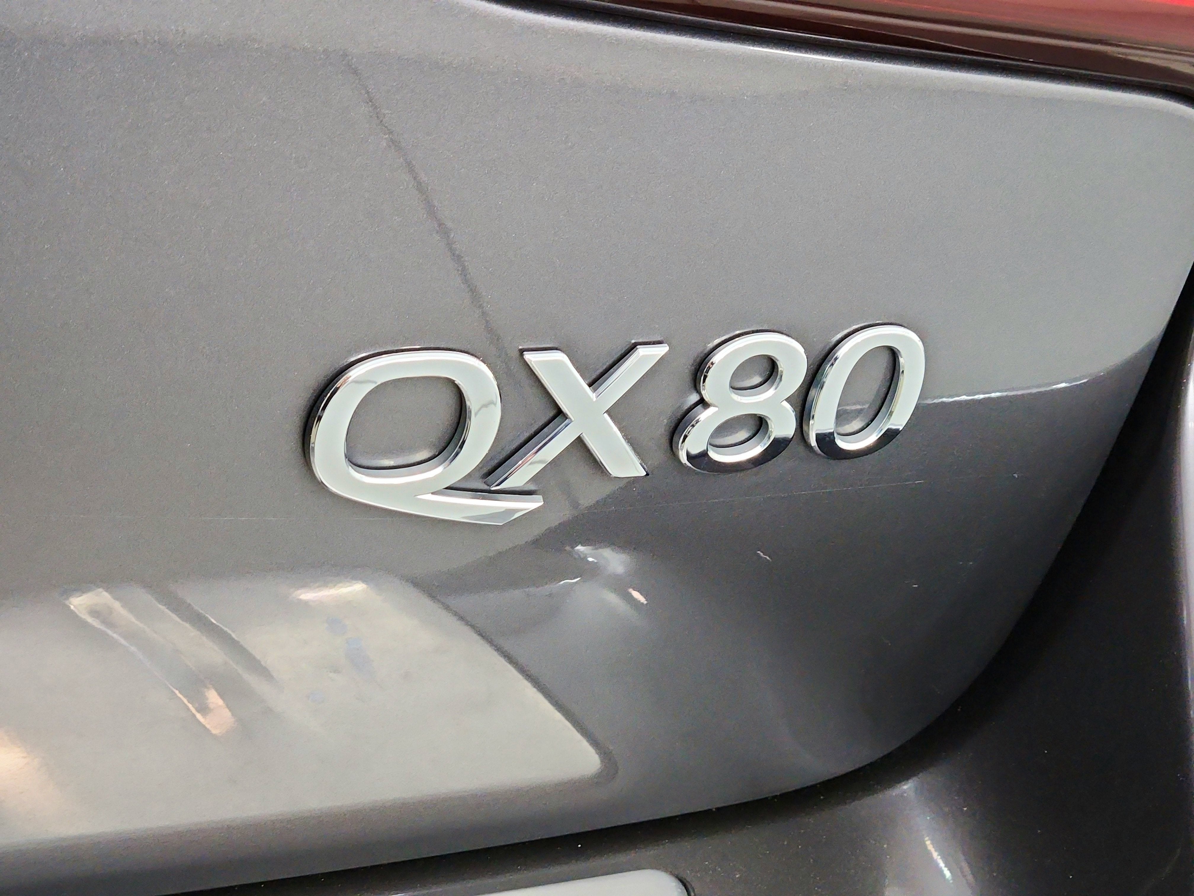2024 INFINITI QX80 LUXE