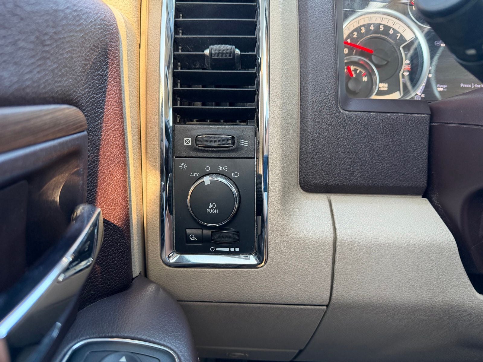 2014 RAM 1500 Laramie