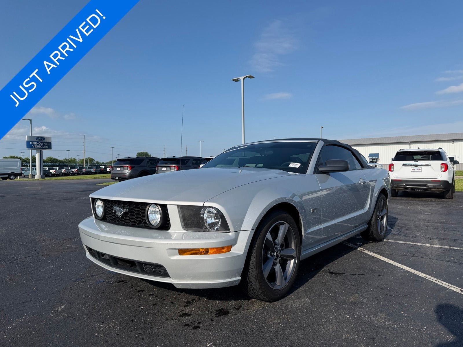 2005 Ford Mustang GT Deluxe