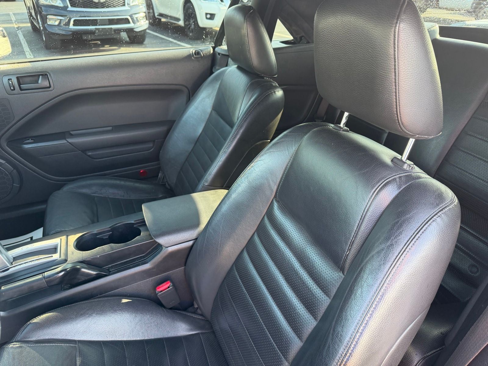2005 Ford Mustang GT Deluxe
