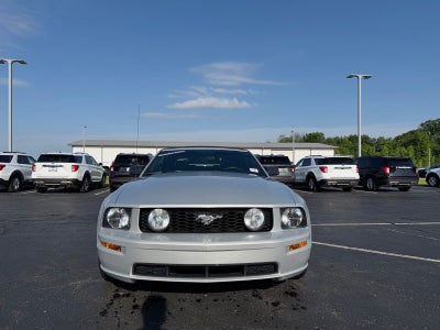 2005 Ford Mustang GT Deluxe