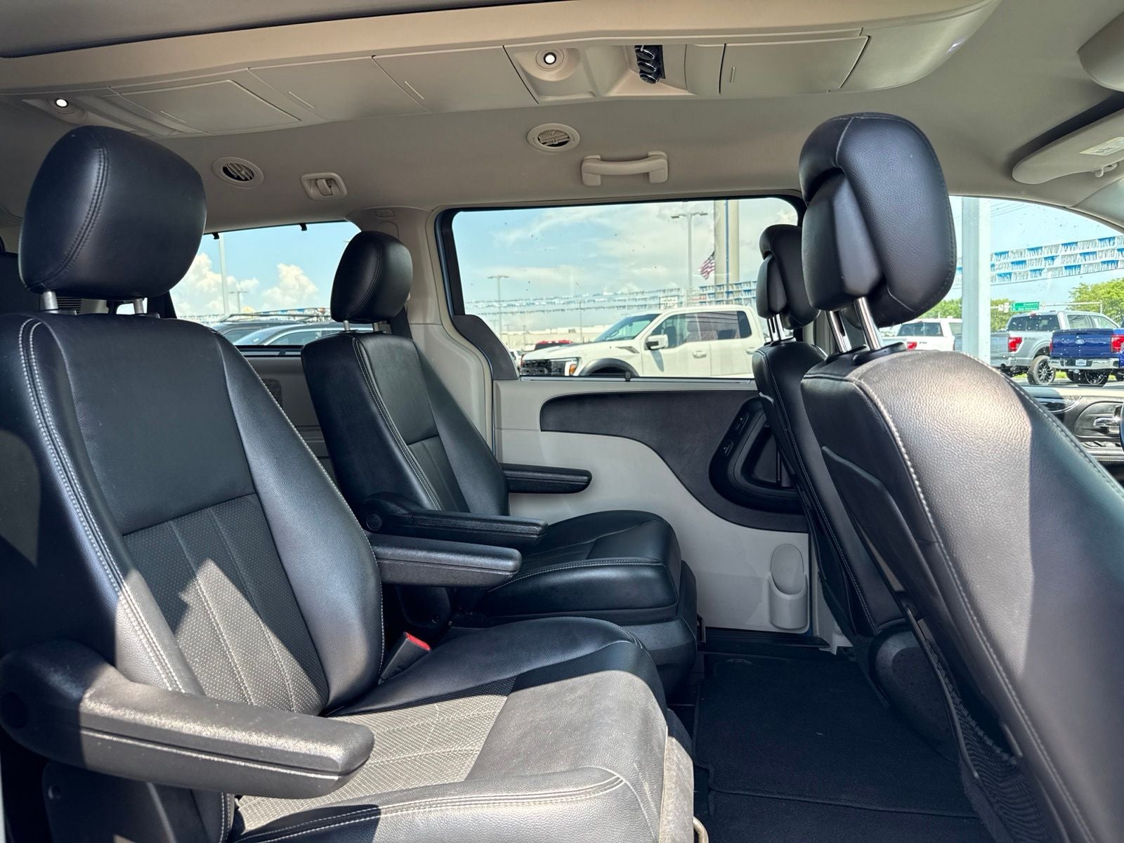 2011 Chrysler Town & Country Touring-L