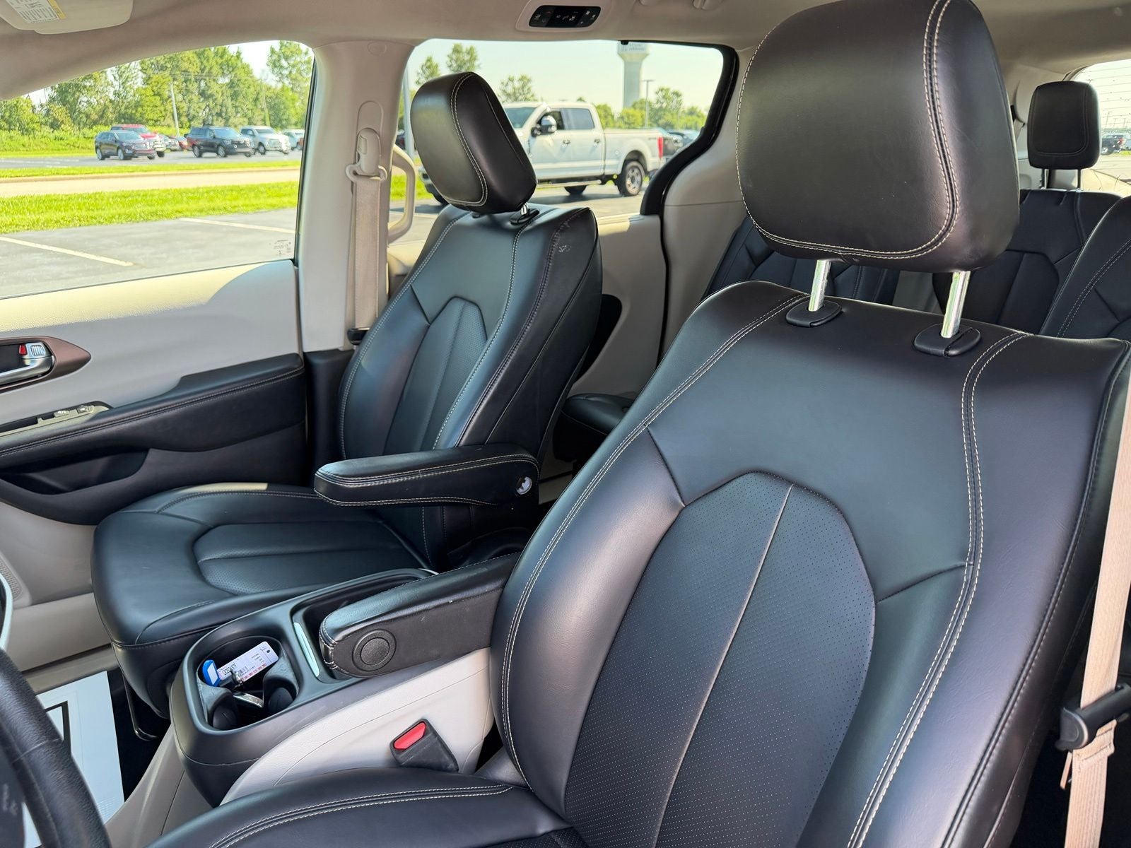 2020 Chrysler Voyager LXI