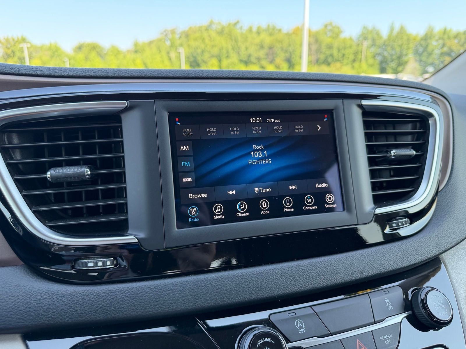 2020 Chrysler Voyager LXI