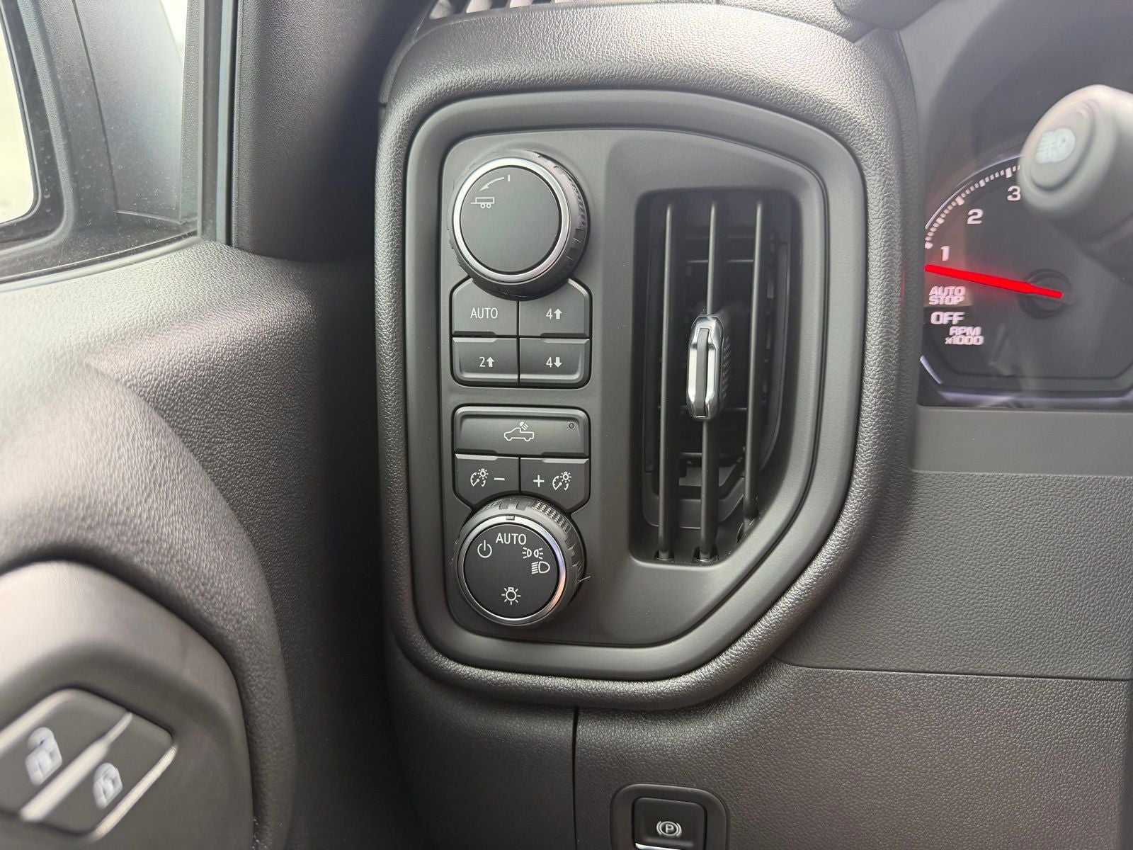 2025 Chevrolet Silverado 1500 Custom Trail Boss
